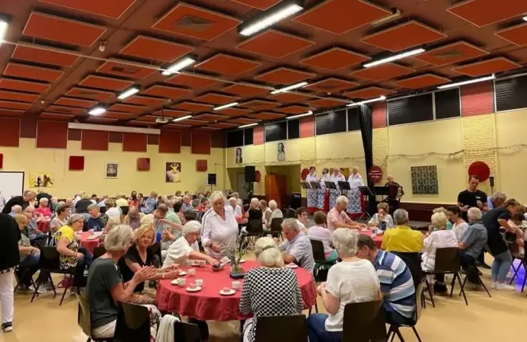 culturele-zaal-2-holla-768x576 hoog